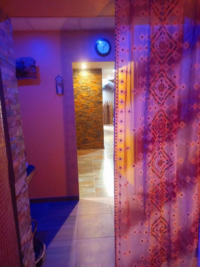 Darnétal Love Room, Les Nuitees Secretes De Rouen المظهر الخارجي الصورة